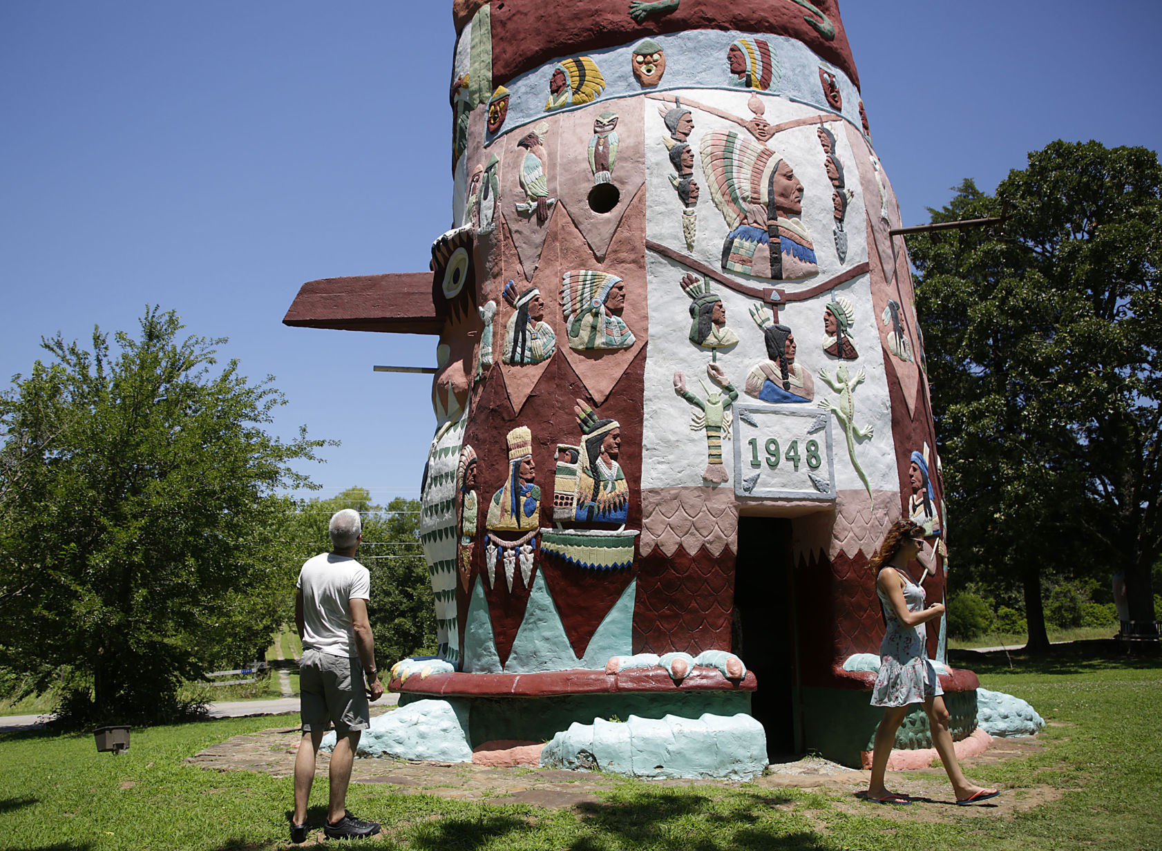 Totem pole in Foyil